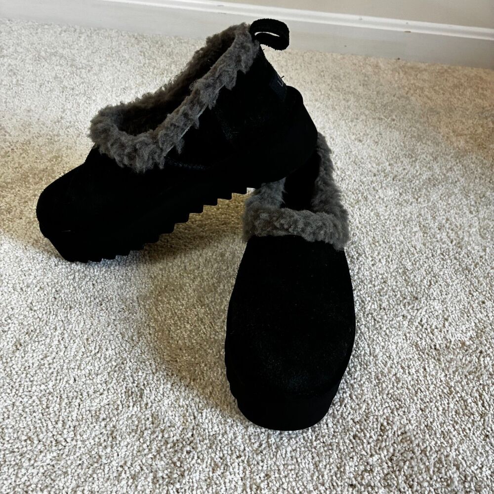 UGG Nita Platform Genuine Shearling Slipper – Black Suede 7